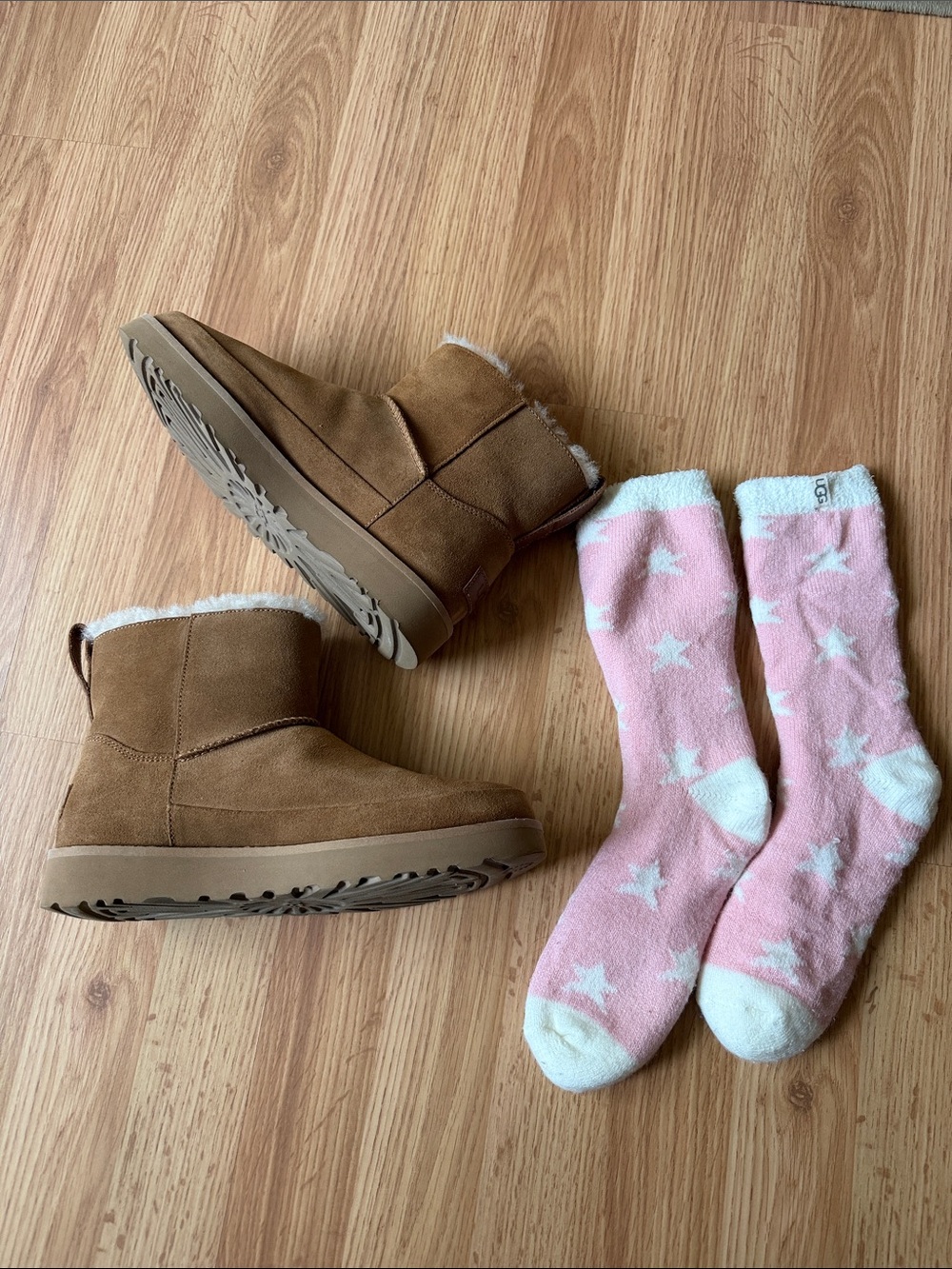 mini uggs with free Ugg socks